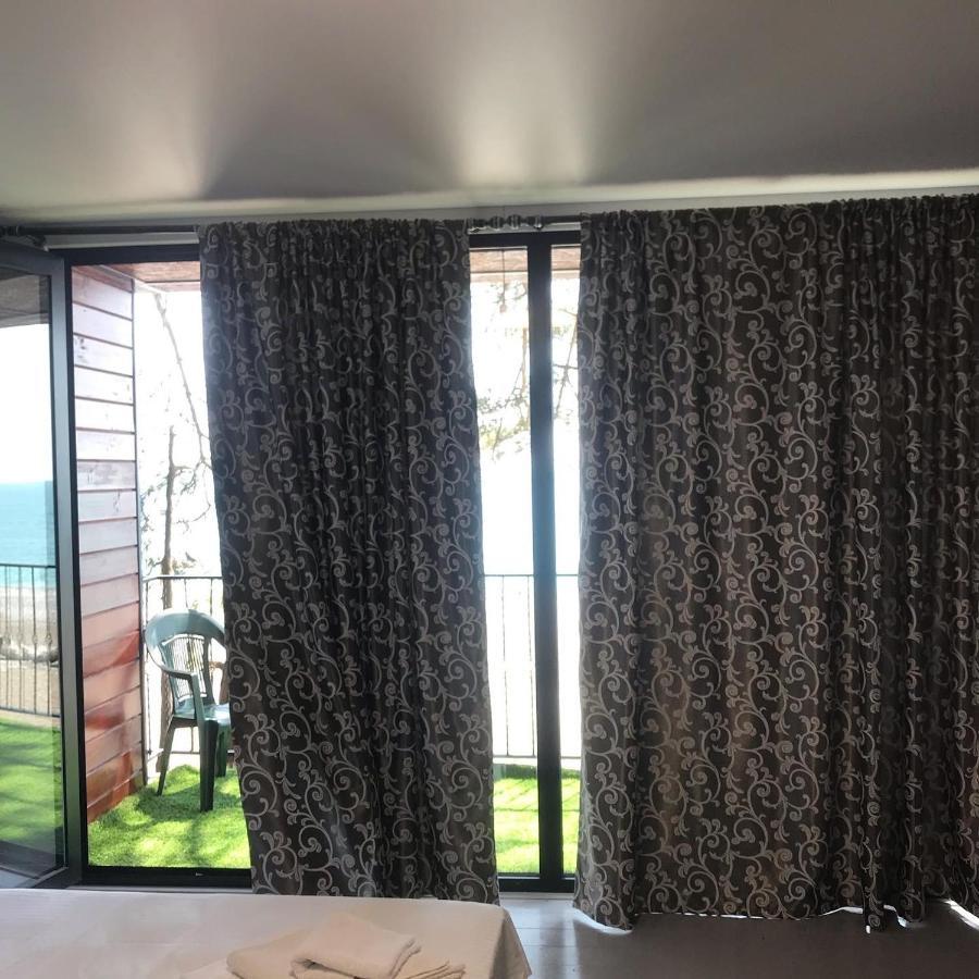 Mon Ami Hotel 2 Пицунда Экстерьер фото